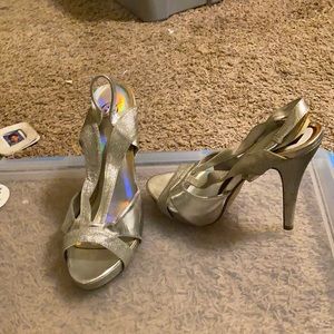 Cute heels size 9